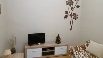 Фото Апартаменты Family Stay in Lviv (2 Rooms + Kitchen) г. Kulʼparkuv 2